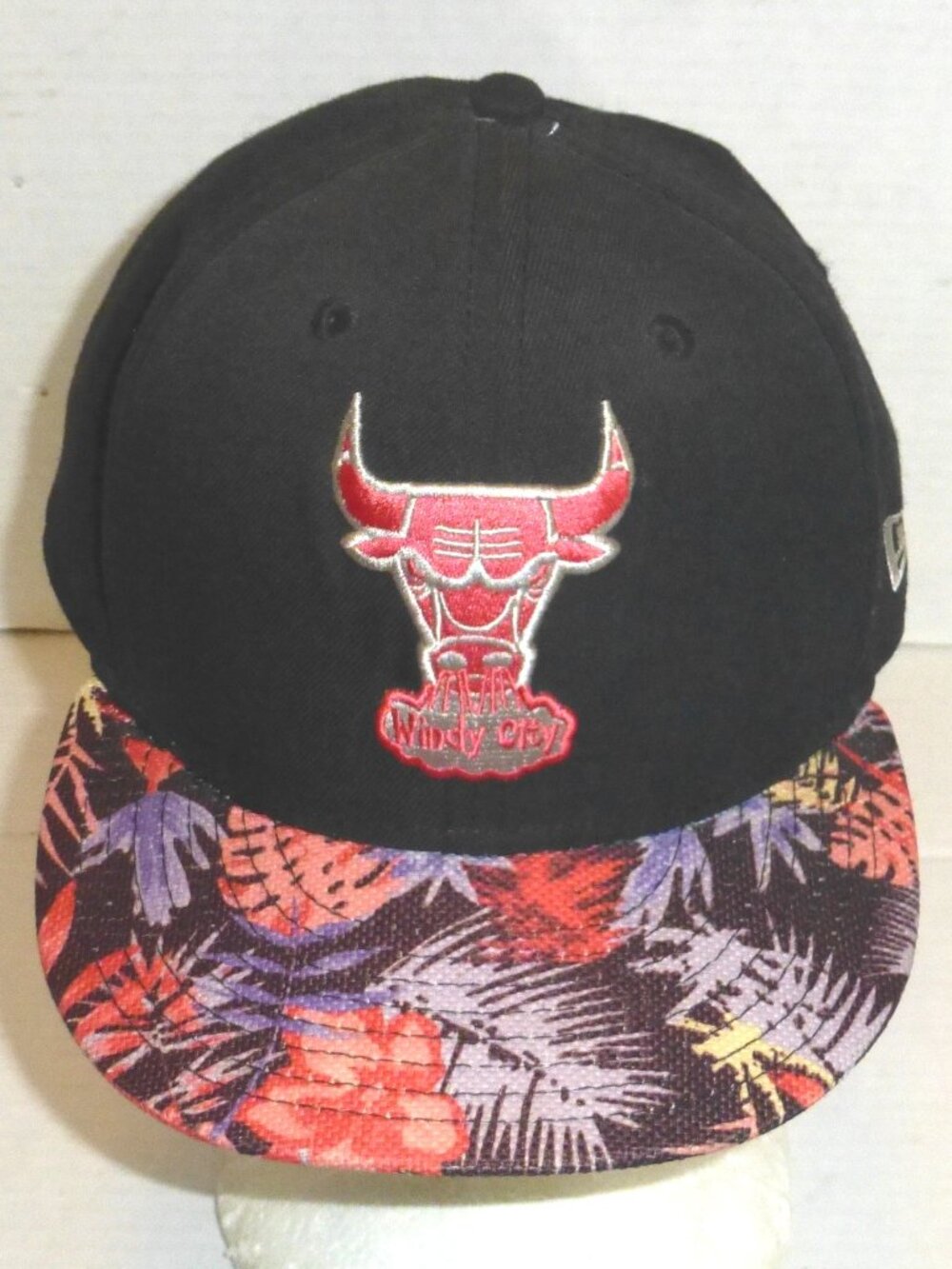 New Era 9Fifty Chicago Bulls Snapback Adjustable Hat w/Floral Brim PLEASE READ
